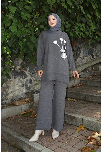 sefamerve طقم مكون من قطعتين من البنطلون والسترة المحبوكة بتفصيل وردة 1030-01...