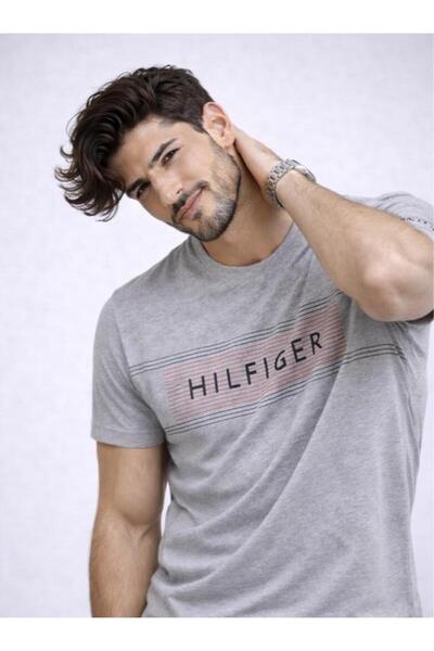 Tommy Hilfiger Men's Chest Brand Love Regular Fit T-Shirt
