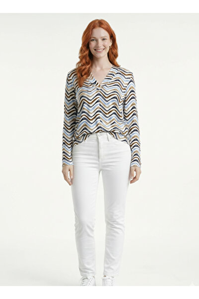 Neden Tekstil Women's Patterned V-Neck Comfortable Fit Blouse