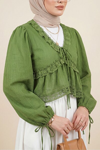 Modamorfo Bluză semi-transparentă cu decolteu în V și detalii cu volane - verde