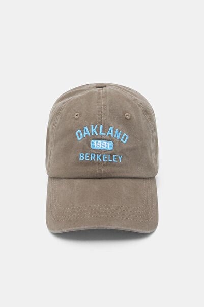 Pull & Bear Oakland nakışlı şapka