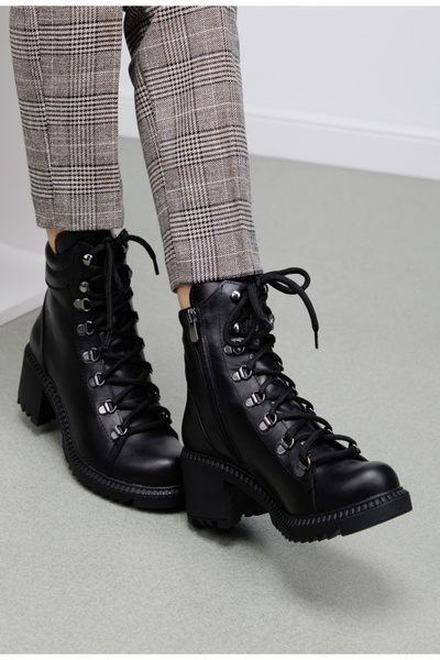 Dasha Women's boots made of black genuine leather
