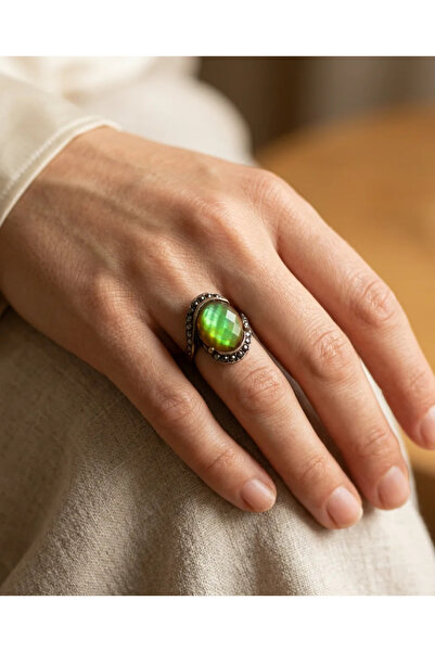 Dorvina Bronze Women's Ring Antique Jewelry Color Changing His Stone Spiral O...