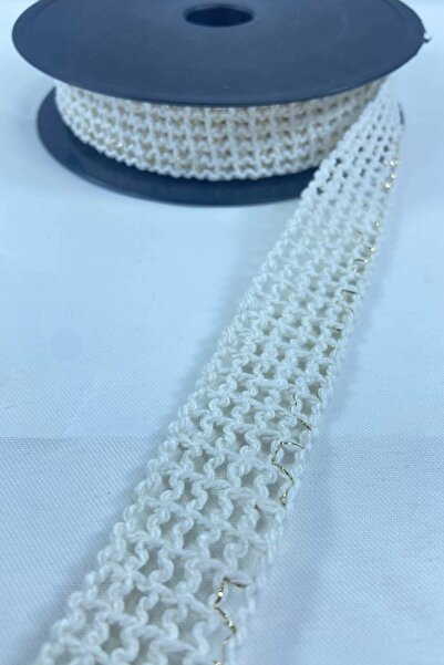 Hobigram Panglică din plasă cu detalii aurii crem, prețul este pentru 5 metri.