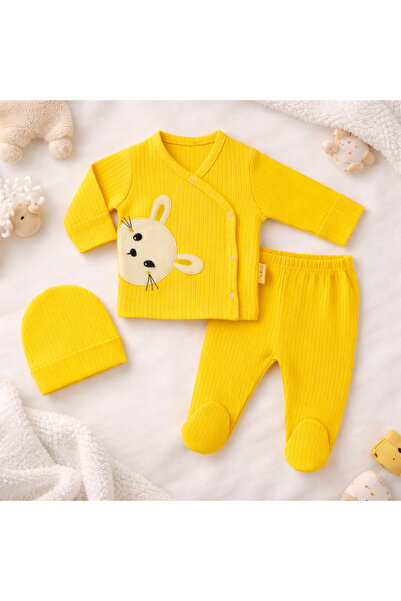 Bebelul Set de bebeluși Nana din 3 piese – Bluză, pantaloni și căciulă din bu...