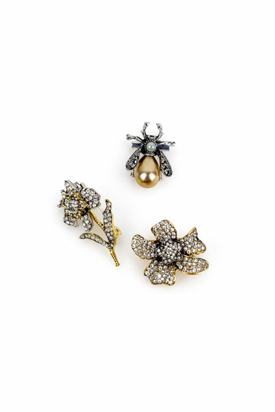 Sacha Accessories Çiçek ve Arı Figürlü Broş Seti