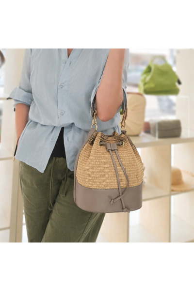 ESTE Bucket-bag in raffia and leather