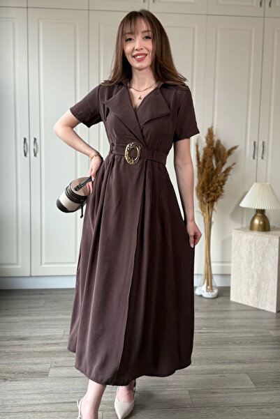 Dilay Gökoğlu Butik Φόρεμα από ύφασμα Tensel σε καφέ μίντι με λεπτομέρεια χρυ...