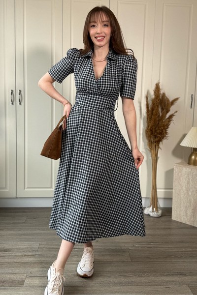 Dilay Gökoğlu Butik Φόρεμα μίντι με γιακά πουκάμισου, επενδεδυμένο, σε μπλε ν...