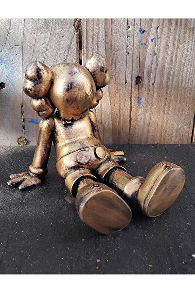 3d layer craft Kaws Holiday Oturan Figür Altın Renk Eskitme
