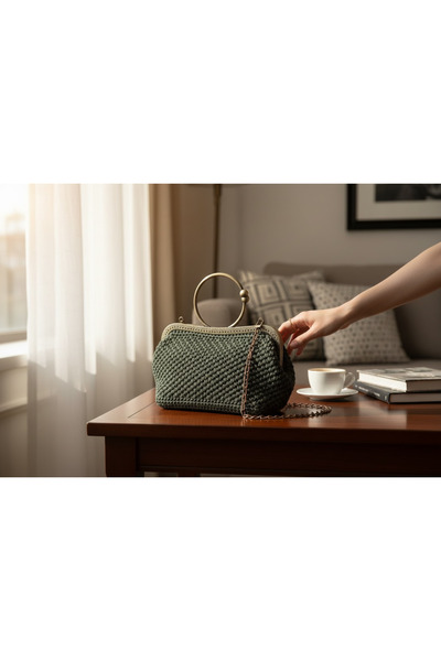 Store Handmade Women's Strap Bag