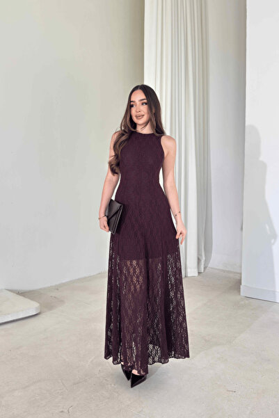 Sorridi فستان طويل أنيق من الدانتيل مع حزام عند الخصر