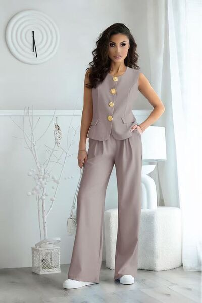 Volupta Casual-chic suit with vest and button-down