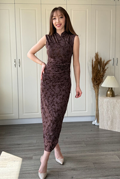 Dilay Gökoğlu Butik Önü Düğmeli Kadife Baskılı Midi Kahverengi Tül Elbise
