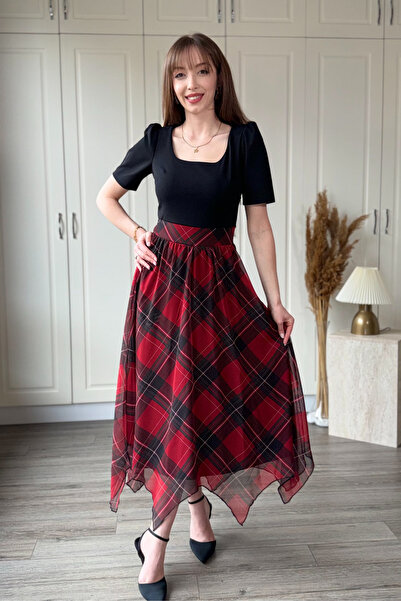 Dilay Gökoğlu Butik Κόκκινο καρό μίντι φόρεμα με επένδυση και λαιμόκοψη U