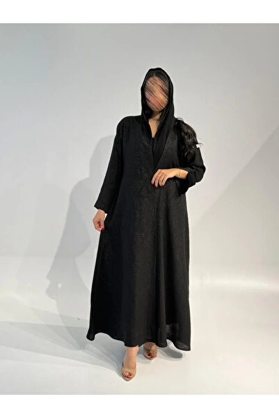 Tori Shakira Front and Back with a King-Size Opening.