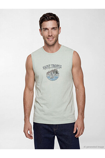 LC Waikiki تي شيرت رجالي بدون أكمام مطبوع باللون الأخضر من سانت تروبيز