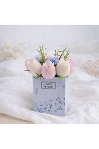 Atelierul cu lumanari Buchet delicat de primăvară cu flori din ceară de soia ...