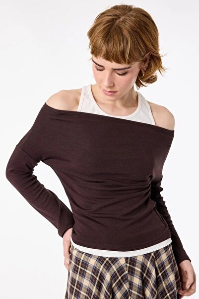 Koton Kadın Slim Fit Asimetrik Yaka Atlet Detaylı Viskon Karışımlı Uzun Kollu...