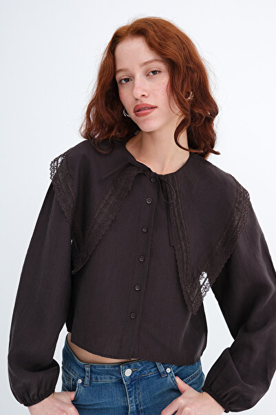 Addax Мереживна сорочка з коміром Пітер Пен G0539
