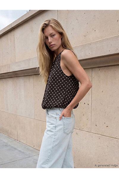 LC Waikiki Καφέ μπλούζα πουά με λαιμόκοψη ποδηλάτου