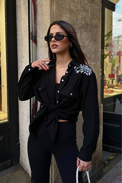 Mistix قميص مطرز بتفاصيل غيبور على الكتف - أسود