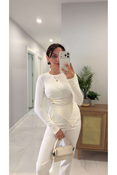 BİRCANÇİL Μπλούζα Fendry σε ανοιχτό εκρού με λεπτομέρεια κουμπιών στη μέση