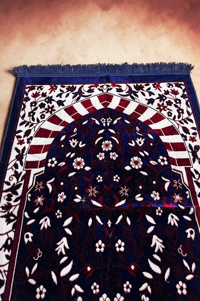 RAVZA HOME Velvet Ravza Patterned Prayer Rug
