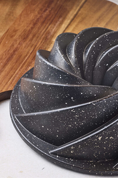 Perotti BakePro Black Rüzgar Gülü Desenli Alüminyum Döküm Kek Kalıbı 26 cm