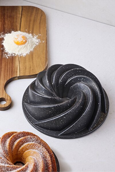 Perotti BakePro Black Rüzgar Gülü Desenli Alüminyum Döküm Kek Kalıbı 26 cm