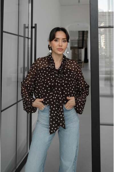 Havoş Kahverengi Bağlamalı Puantiyeli Bluz