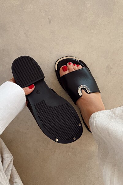 nope21shoess شبشب جاكسون من الجلد الطبيعي باللون الأسود