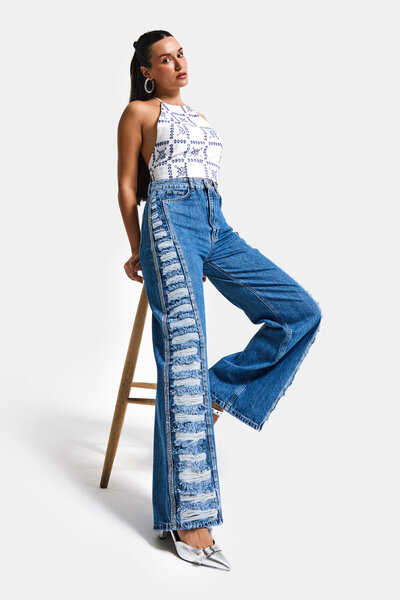 it's basic Women's Blue T-9S6-4 Flare Fit Special Design Denim Jeans