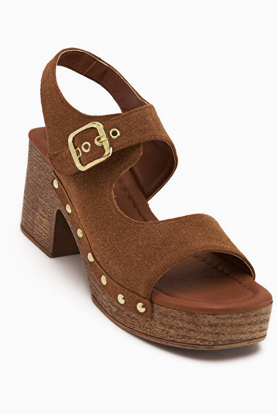 Limoya صندل نسائي بكعب عالٍ وحزام من الجلد السويدي من كليو تابا