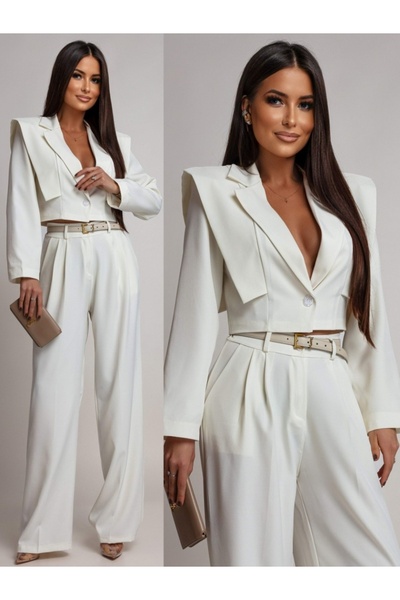 ADAMODA.RO Κοστούμι με παντελόνι καμπάνα και κοντό σακάκι