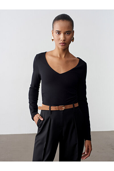 Dilvin 32780 V-Neck Gathered Top-Black