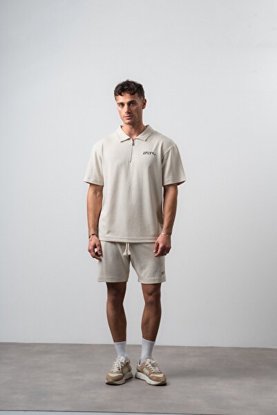 Respire طقم شورت تي شيرت رجالي 2FLYY مطبوع بنصف سحاب وقصة عادية باللون البيج