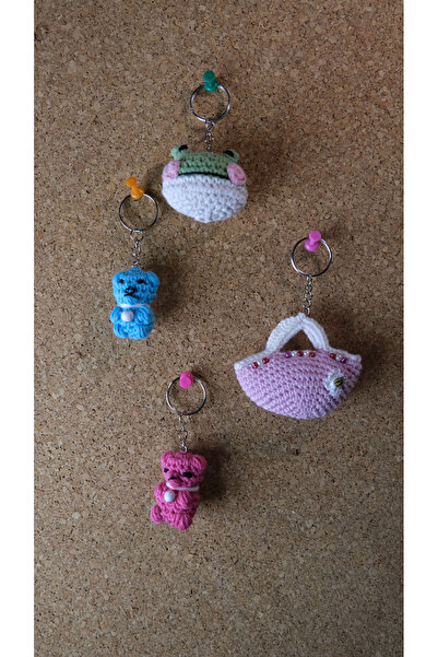 El Yapımı Amigurumi Anahtarlık – Küçük Boy Sevimli Hayvan ve Kalp Figürlü Örgü Anahtarlık