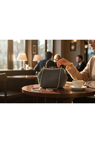 Store Handmade Women's Strap Bag