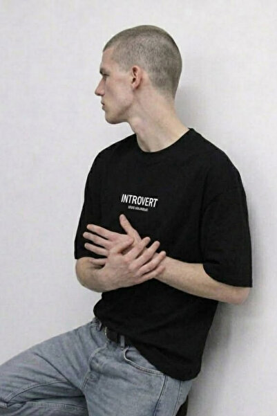 MATERIAL Ανδρικό μπλουζάκι INTROVERT με στάμπα κειμένου, μαύρο, oversized