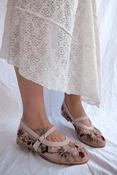 Shoebutik Pety bež balerine sa tkaninom od tila i vezom u obliku cveća