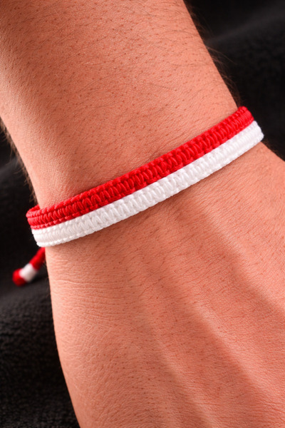 Crystal Atelier Red and White Fan Bracelet - Unisex Macrame Knitted Fan Bracelet