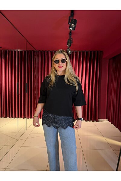 Serpirella Butik Μπλουζάκι με ασύμμετρη λεπτομέρεια δαντέλας