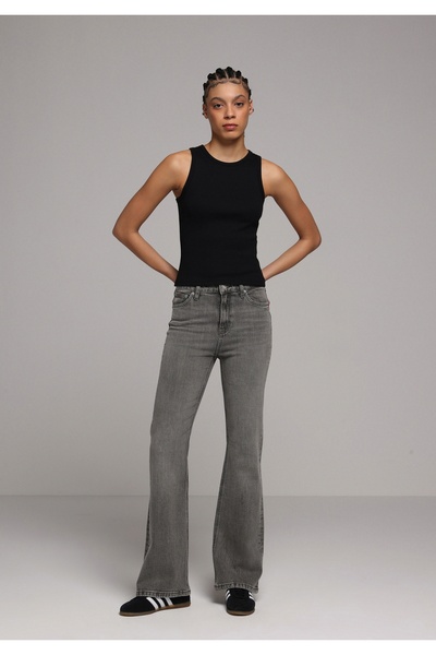 Colin's Жіночі джинси Regular Fit з середньою талією та розкльошеними штанина...