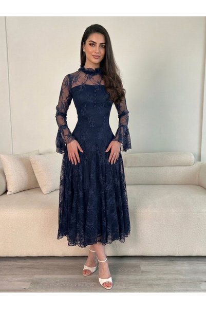 DVNA فستان "إيلينا" دانتيل باللون الكحلي الغامق من دفنا