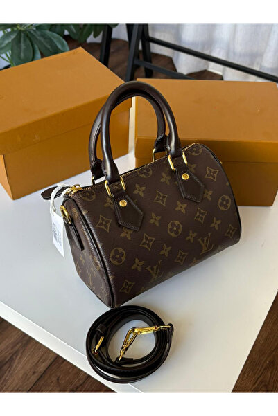 GENERAL حقيبة يد نسائية متعددة الألوان – تصميم عصري