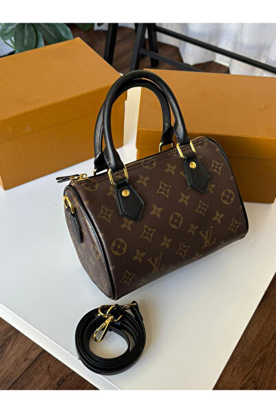 GENERAL حقيبة يد نسائية متعددة الألوان – تصميم عصري