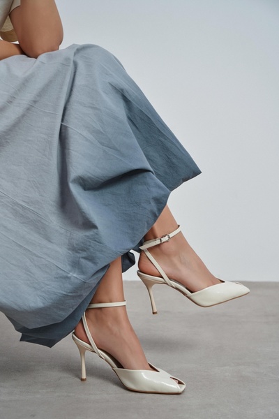 NİŞANTAŞI SHOES حذاء نسائي بكعب عالٍ من Vela باللون البيج الريفي مع تفاصيل مف...