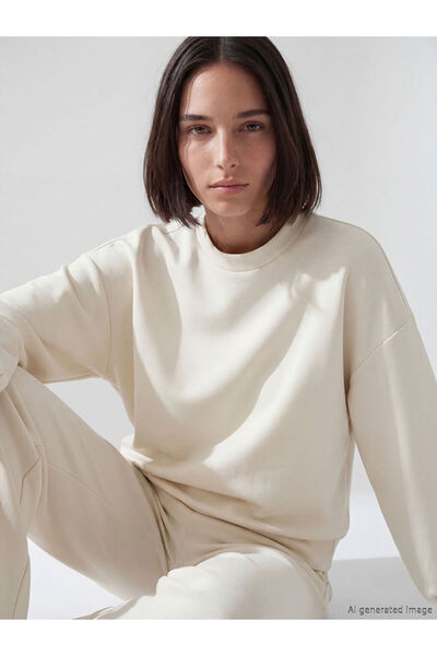 LC Waikiki Rmz Gi̇yi̇m Farkiyla Soft Touch Loose Fit Women's Sweatshirt