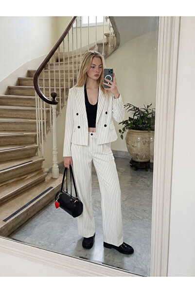 LC Waikiki YK PLUS Γυναικείο παντελόνι με ρίγες από λινό μείγμα, σε χαλαρή γρ...